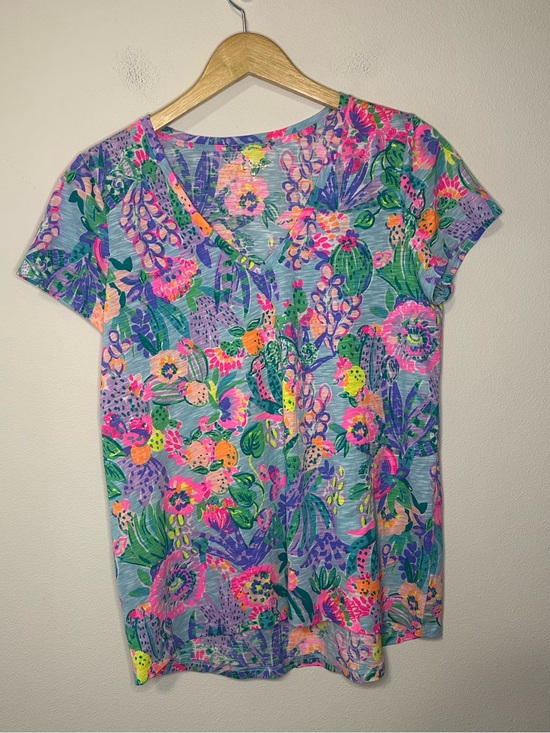 Lilly Pulitzer Tops - NWOT Lilly Pulitzer Etta V-neck tshirt me and my zest cactus floral print 001504